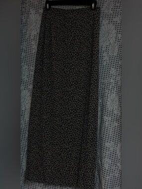 BP Size M Black and Gray Leopard Print Maxi Skirt with a slit